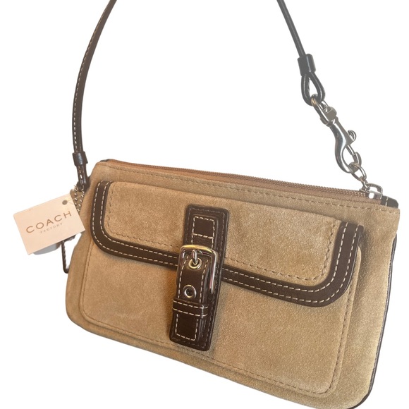Coach NWT Suede Tan/Mahogany Wristlet - Picture 4 of 9